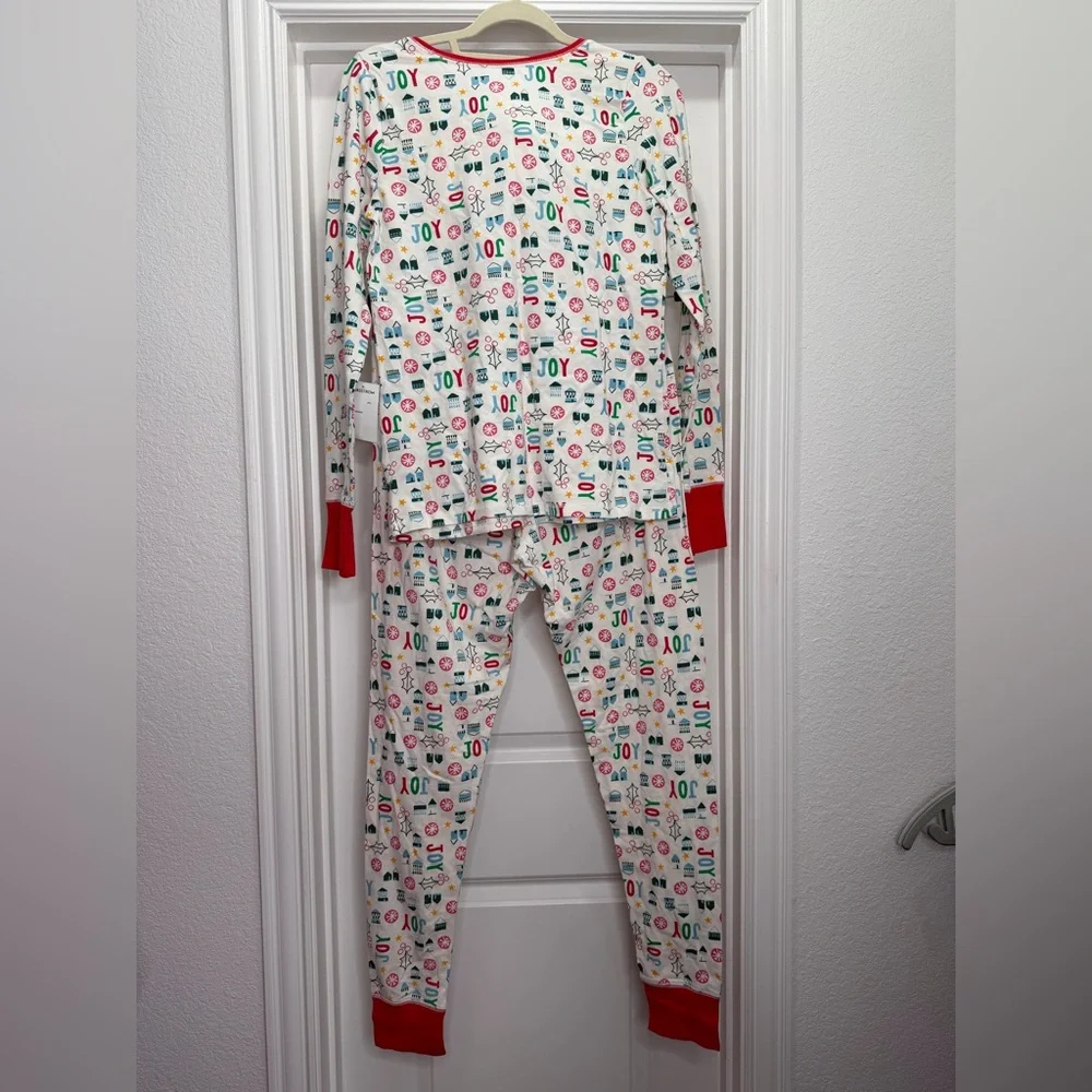Nordstrom woman’s Pajama Set with‎ Joyful Print